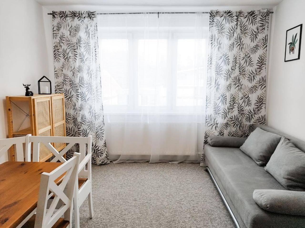 Liptovský Mikuláš Vivi Apartments מראה חיצוני תמונה